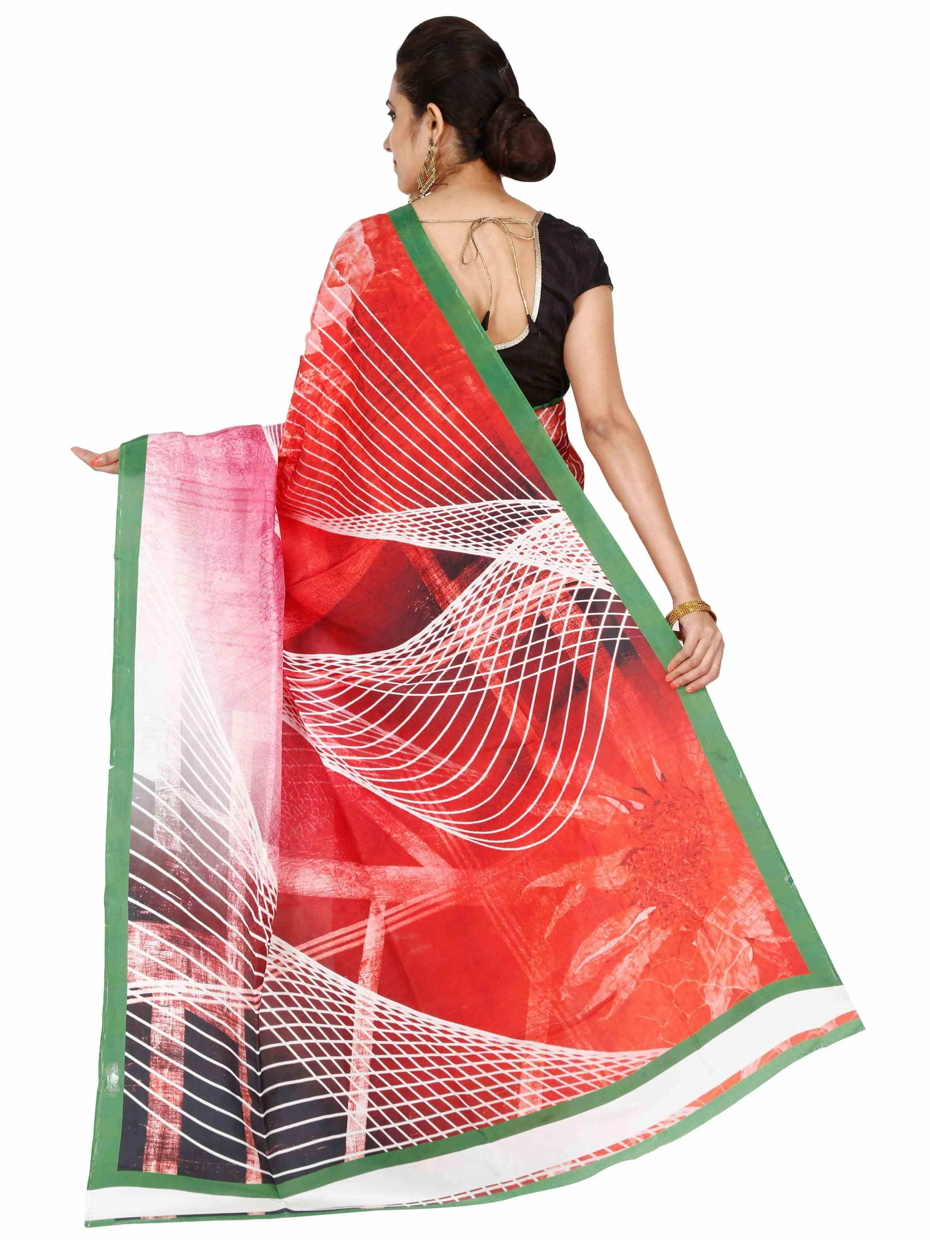 Guniaa Women Digital Printed Sarees